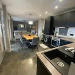 La Reine Pour Deux Personnes Avec Magnifique Vue Et Jacuzzi Apartment *