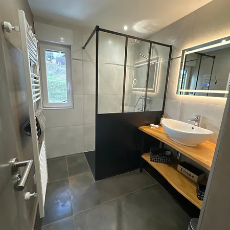 La Reine Pour Deux Personnes Avec Magnifique Vue Et Jacuzzi Apartment Gérardmer