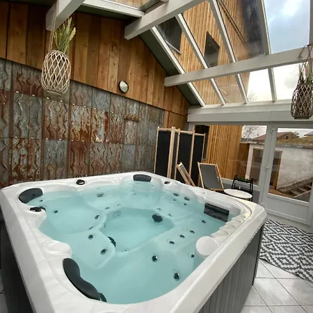 La Reine Pour Deux Personnes Avec Magnifique Vue Et Jacuzzi
