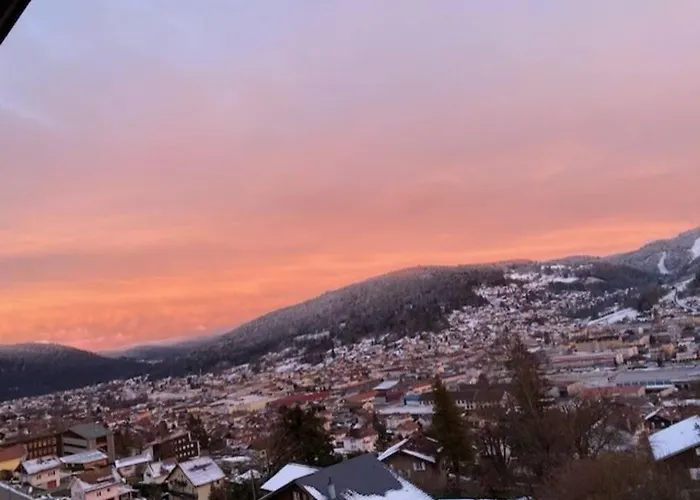 La Reine Pour Deux Personnes Avec Magnifique Vue Et Jacuzzi *