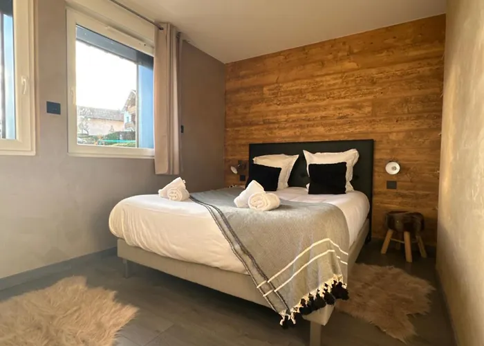 La Reine Pour Deux Personnes Avec Magnifique Vue Et Jacuzzi *